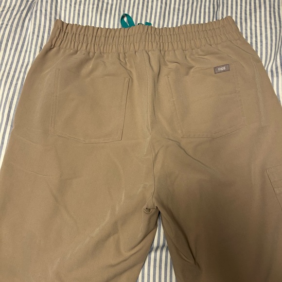 FIGS Boulder scrub set, jogger - Picture 8 of 10